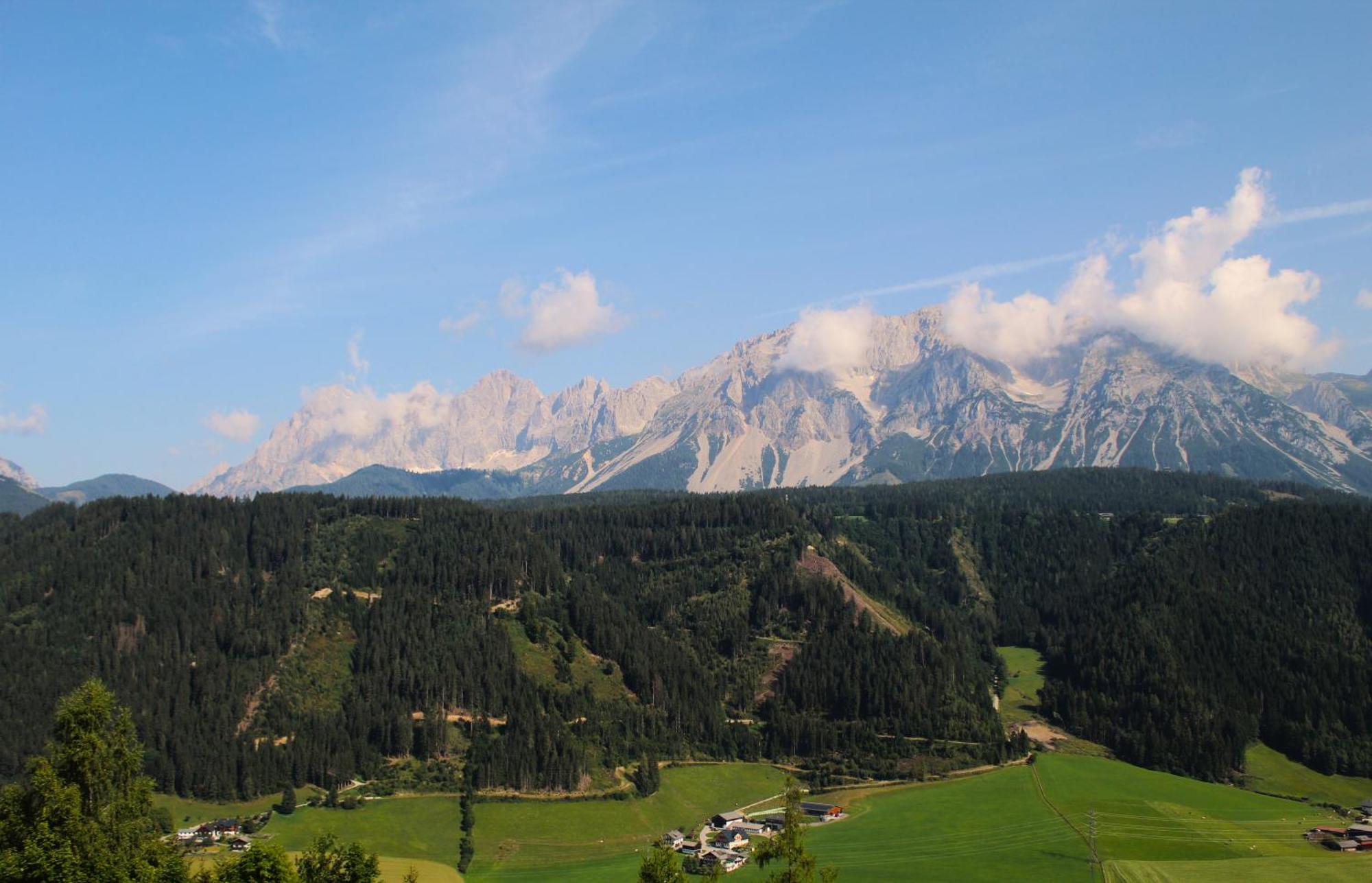 La Montana - Ski & Hiking Lodge Schladming Buitenkant foto