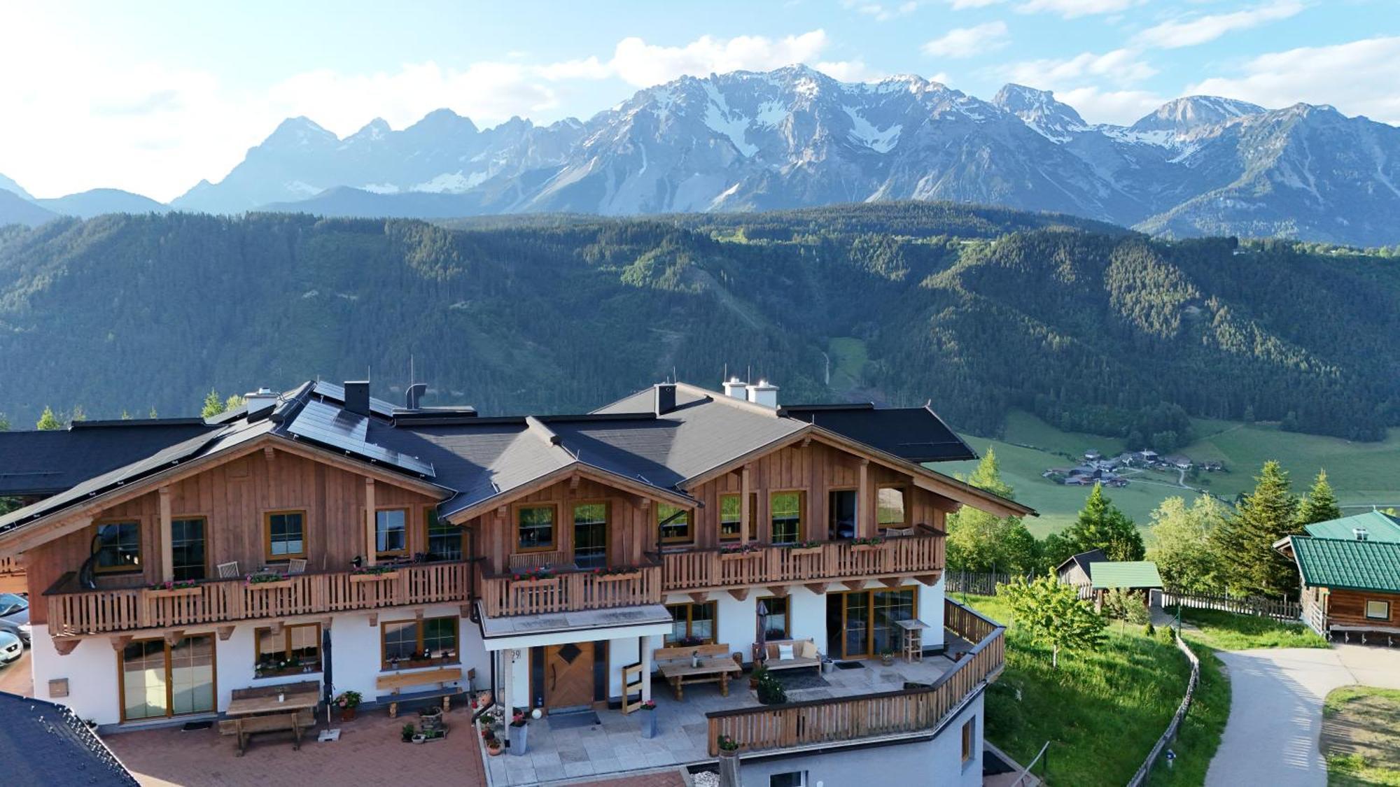 La Montana - Ski & Hiking Lodge Schladming Buitenkant foto