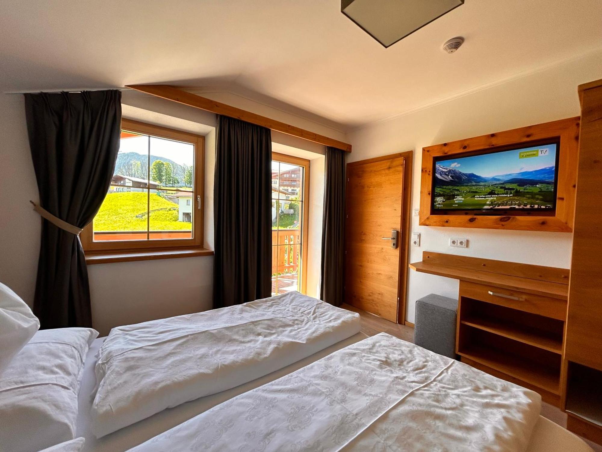 La Montana - Ski & Hiking Lodge Schladming Buitenkant foto